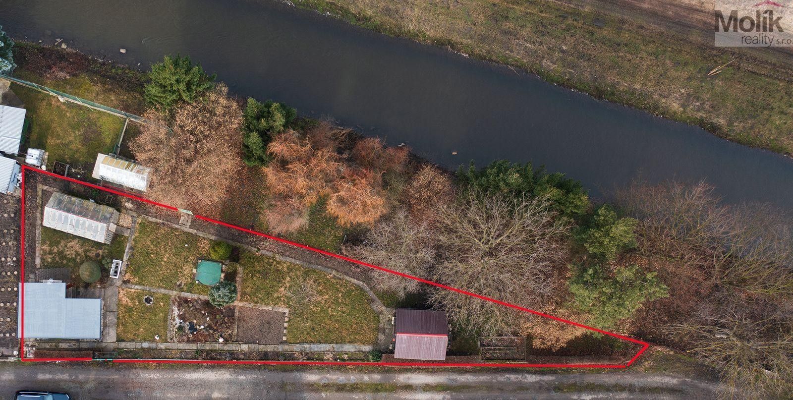 Zahrady, České Zlatníky, Obrnice, 395 m²