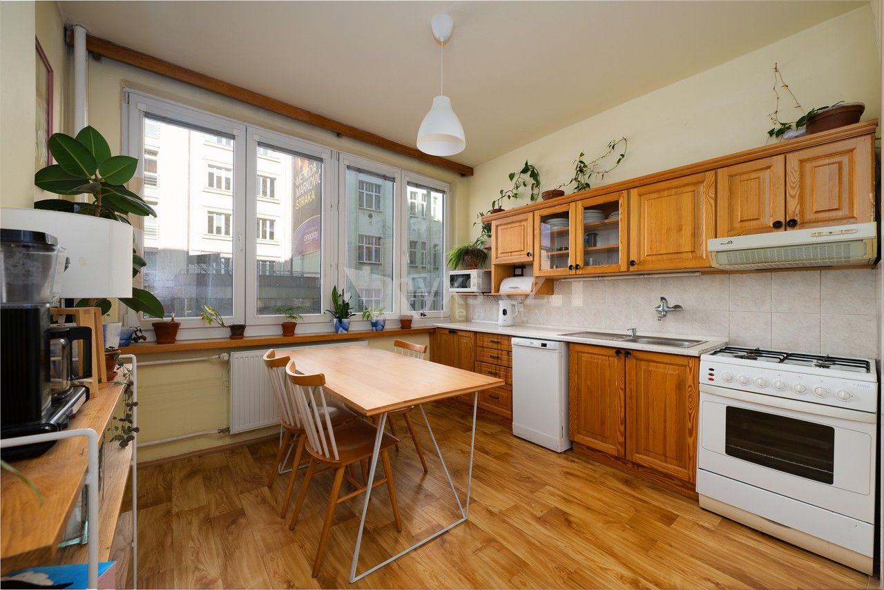 3+1, Kolínská, Praha, 79 m²