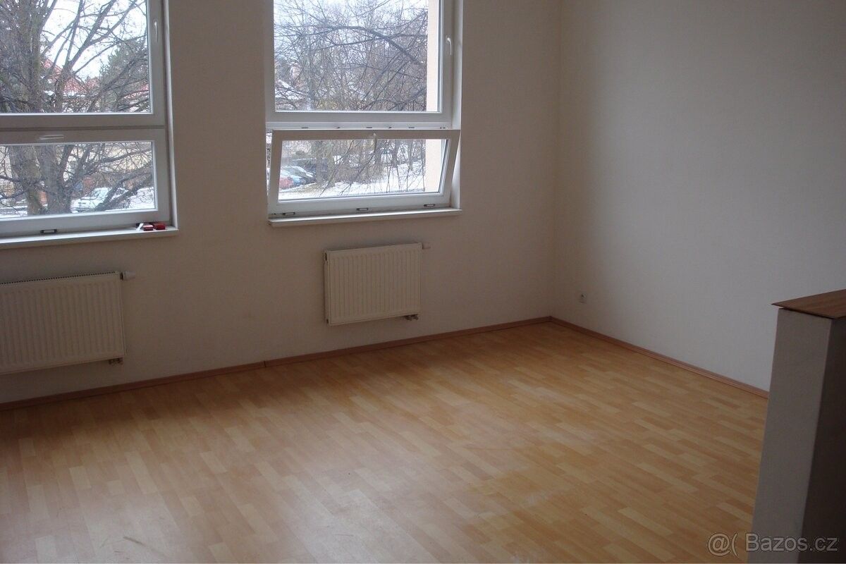Pronájem byt - Blatno, 430 01