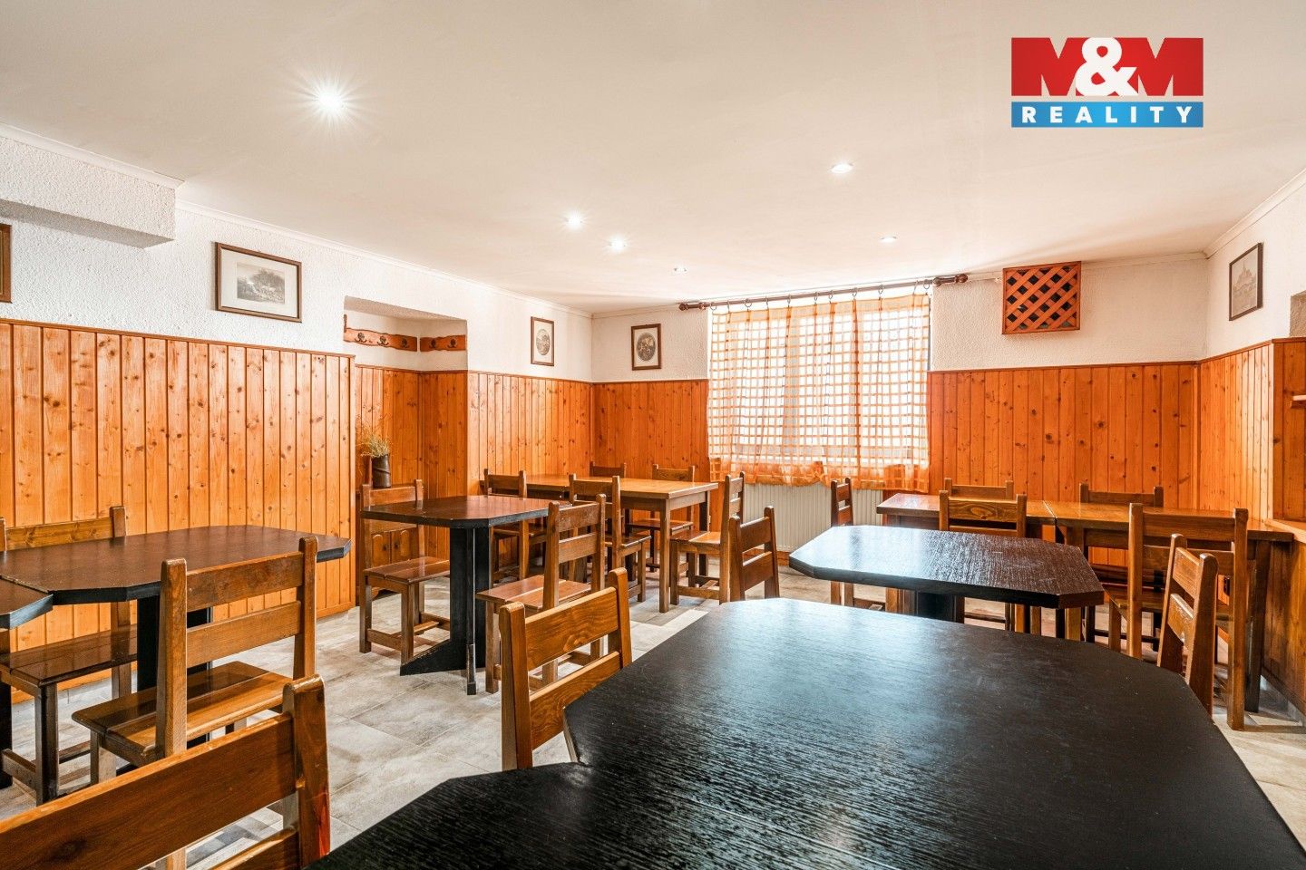 Restaurace · 700 m² · Velké Březno - 4