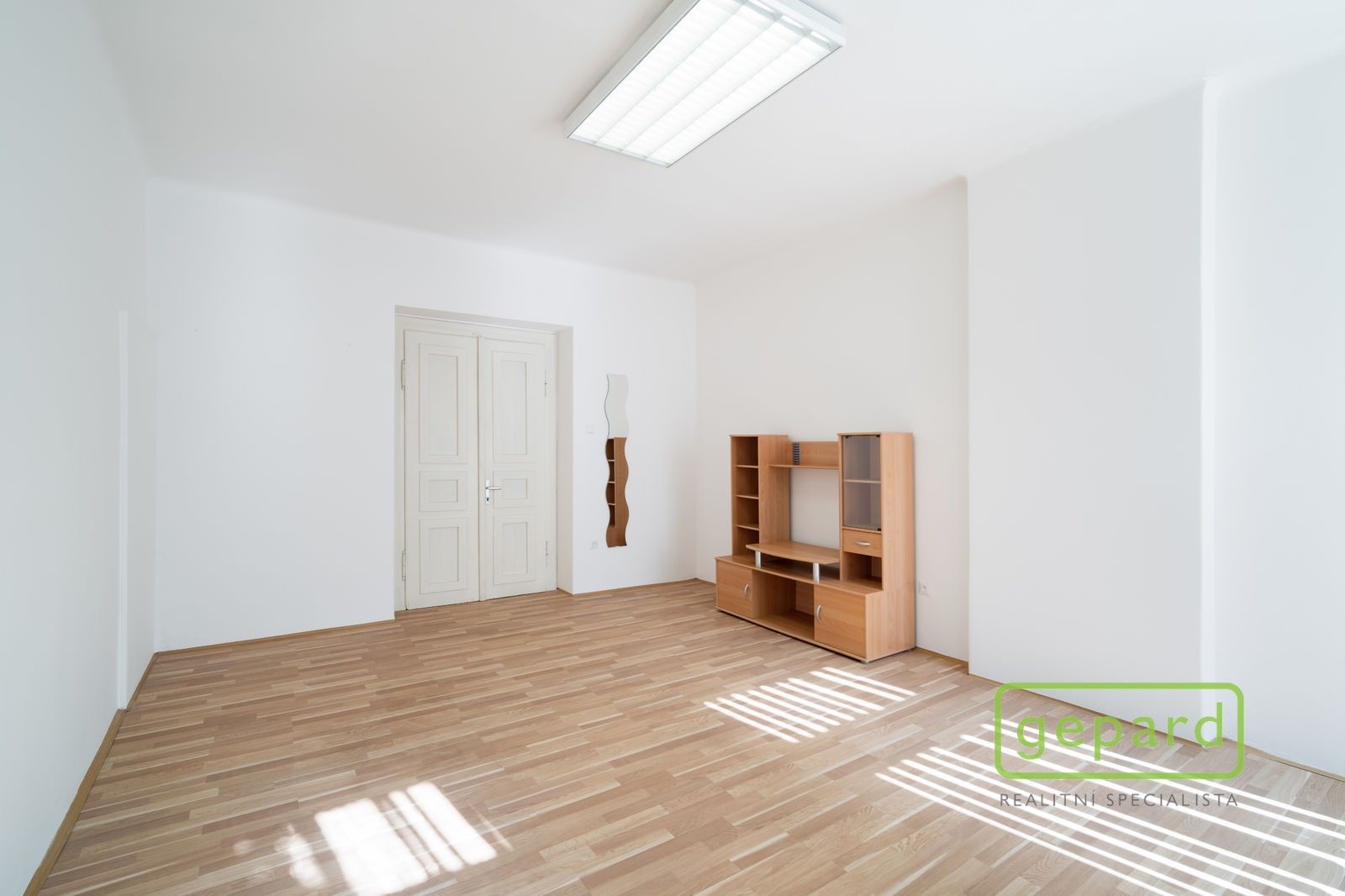 Pronájem kancelář - Husova, Jičín, 24 m²