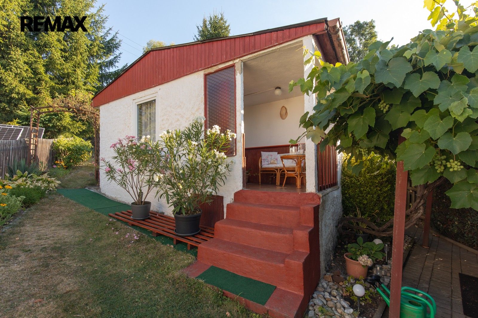 Zahrady, Lom, 455 m² - 1