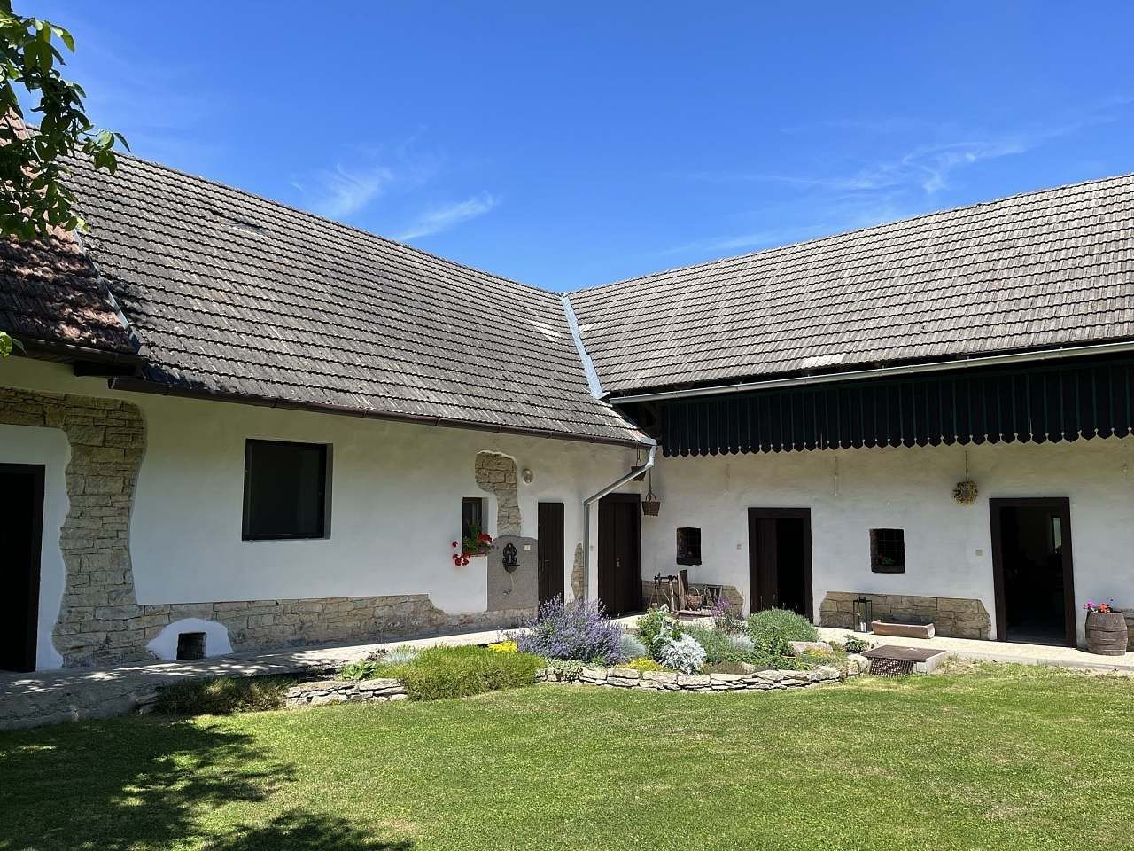 Chaty, Hluboká - Střítež u Skutče, Pardubický kraj