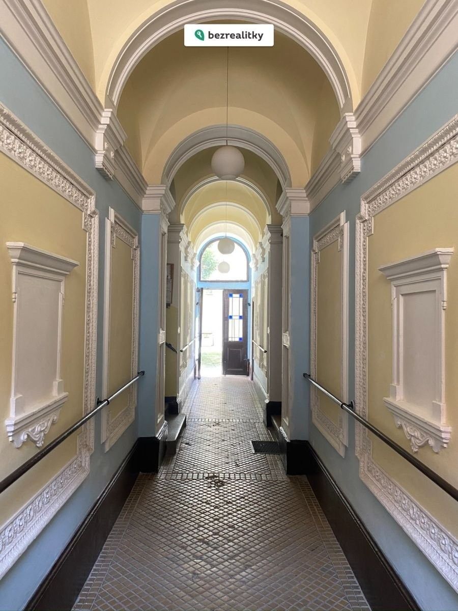 2+1, Všehrdova, Praha, 56 m²