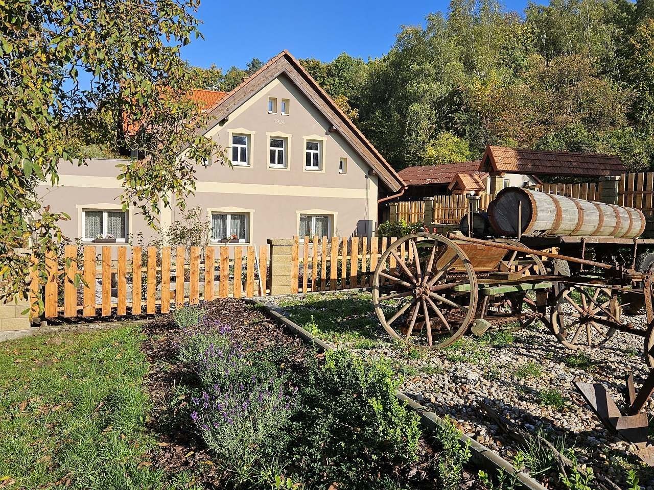 Chaty, Mírová pod Kozákovem - Loktuše, Liberecký kraj