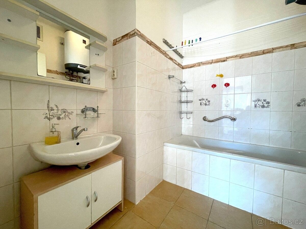 Pronájem byt - Hronov, 549 31