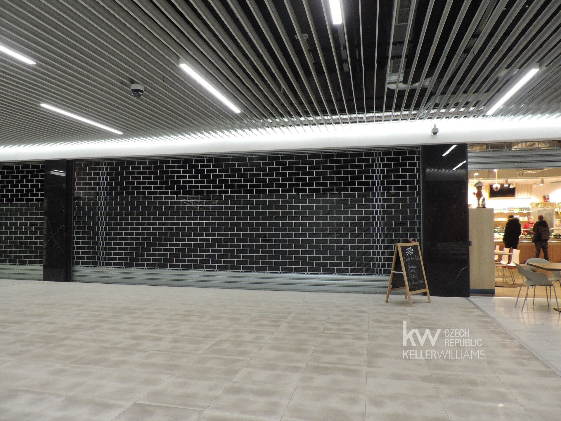 Obchodní prostory, Dukelská třída 1713, Hradec Králové Pražské Předměstí, 326 m² - 1