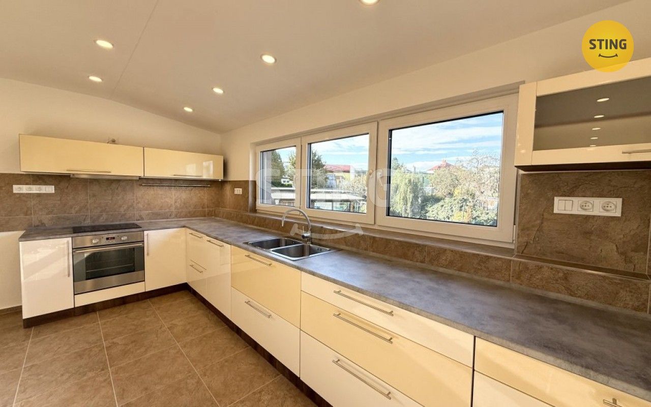 Pronájem byt 3+kk - Osvoboditelů, Hlučín, 102 m²