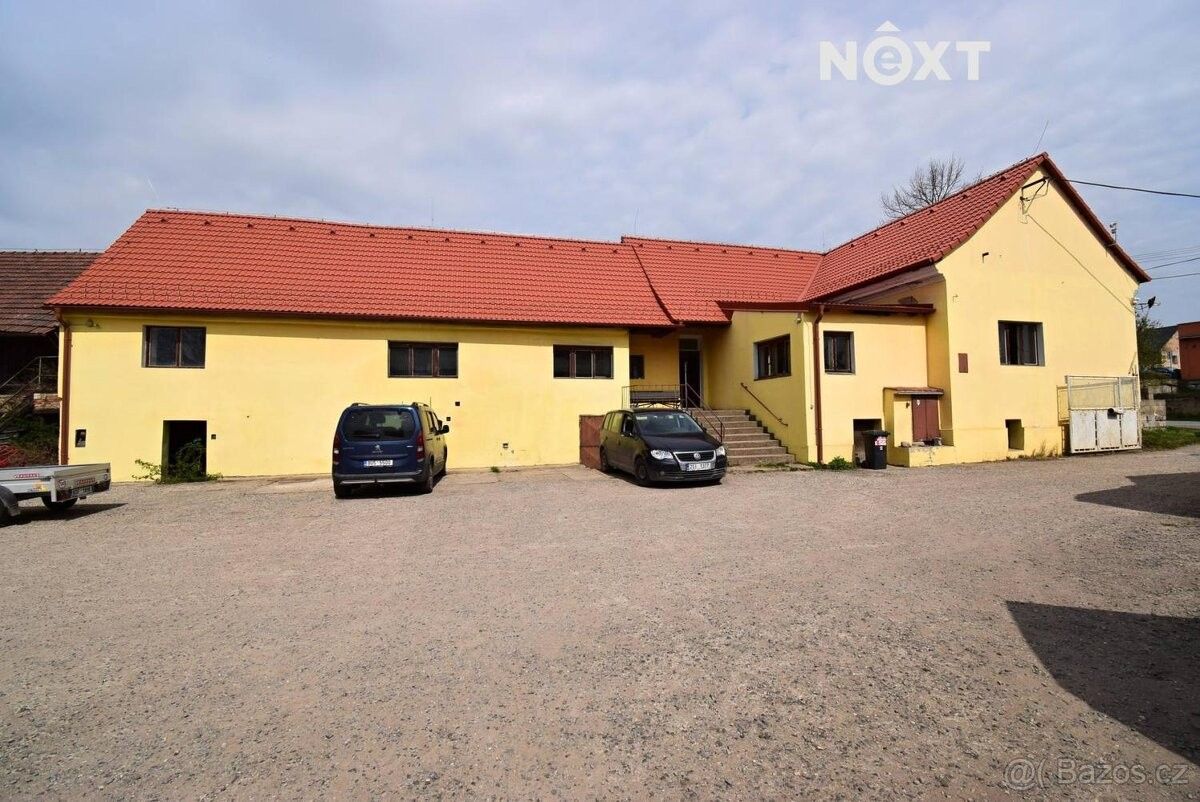 Sklady, Černuc, 273 23