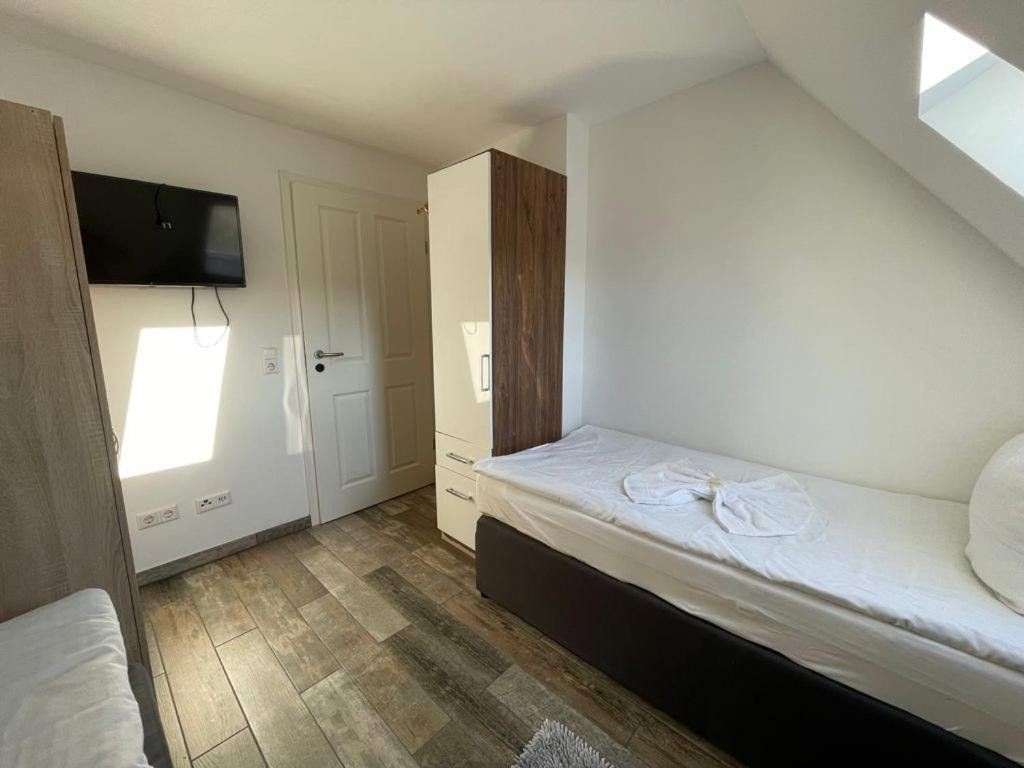 Pronájem byt 1+1 - , Bádensko-Württembersko, 15 m² - 5