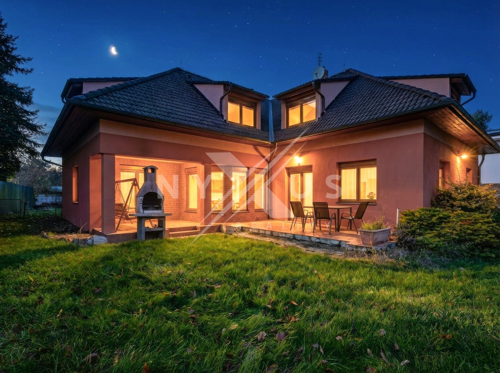 Rodinné domy, Jarovská, Ohrobec, 345 m²