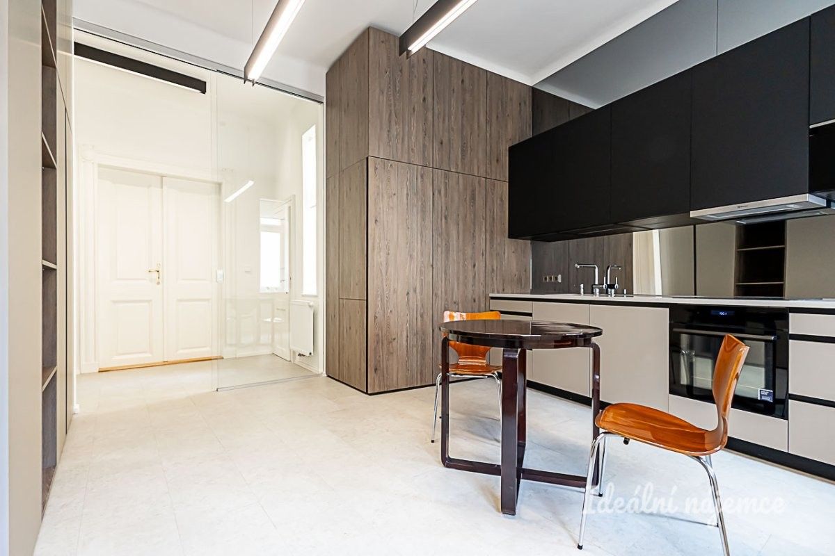 Byt 2+1 · 70 m² · Pštrossova, Praha - 3