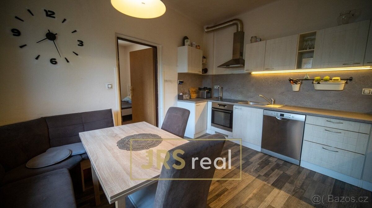 Rodinné domy, Bzenec, 696 81