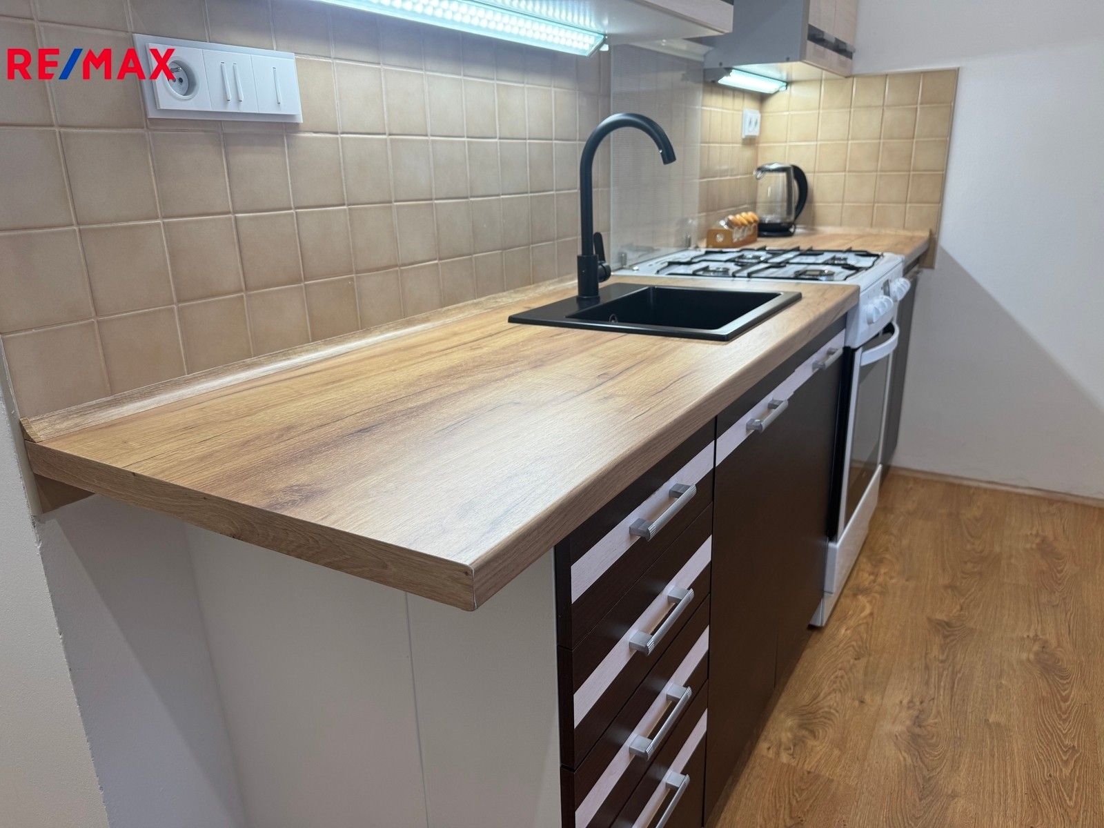 Pronájem byt 1+1 - Anglická, Kladno, 36 m²