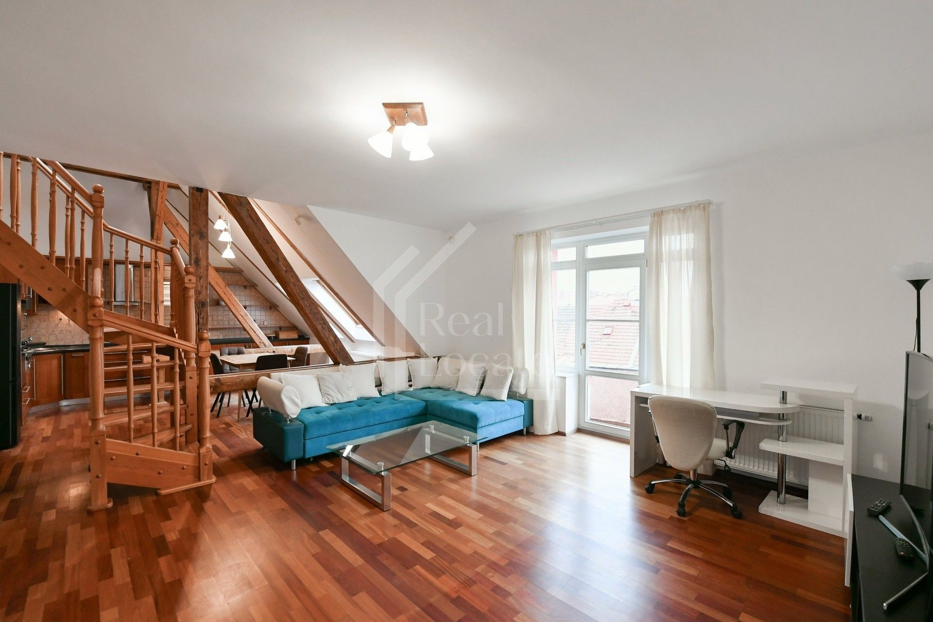 Pronájem byt 2+kk - Hradešínská, Praha, 114 m²