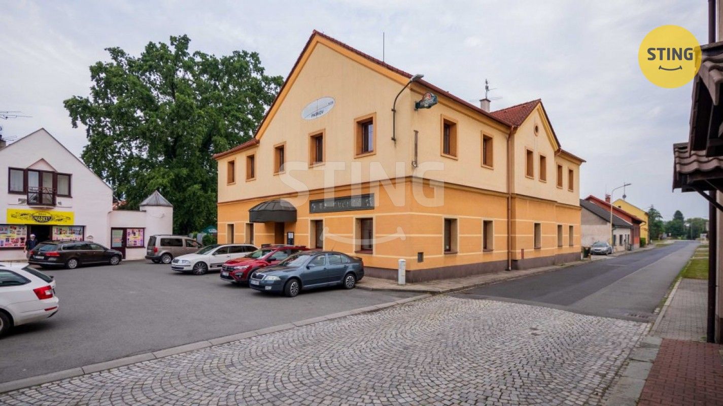 Restaurace, Náměstí, Paskov, 500 m² - 2