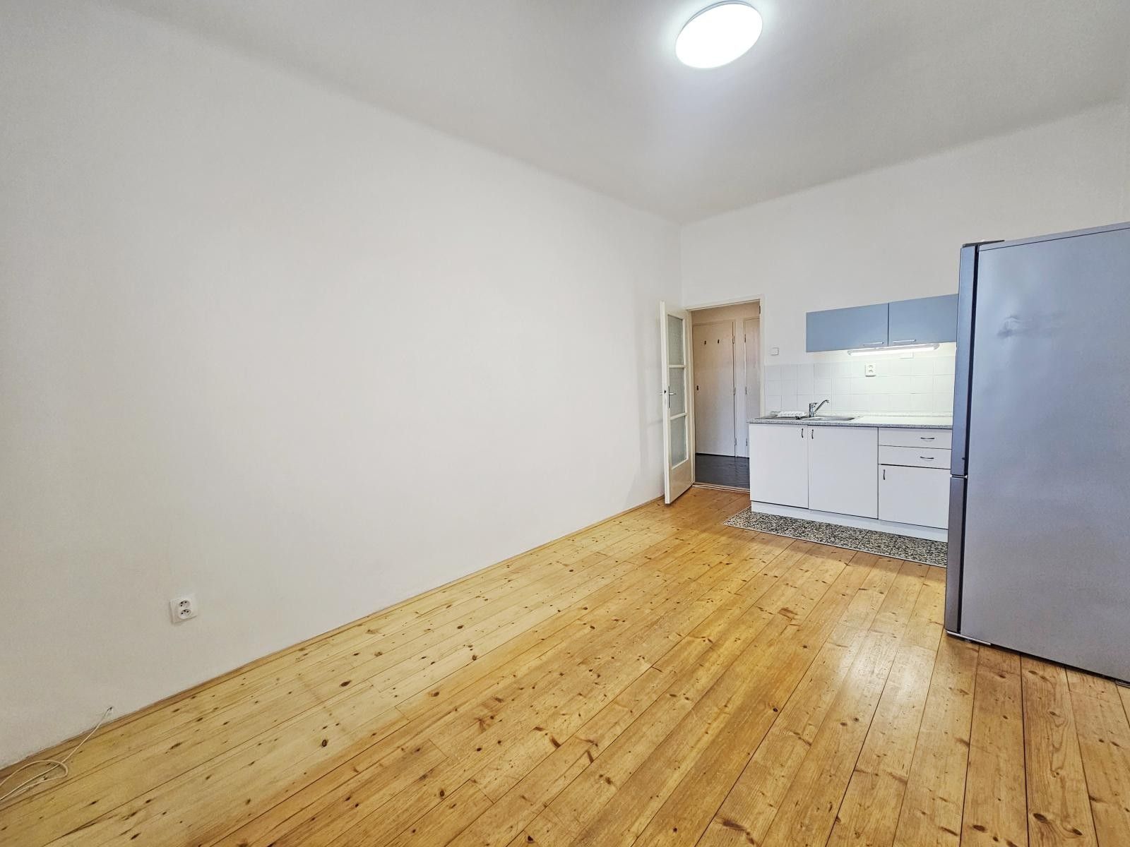 2+kk, Kloboučnická, Praha, 41 m²