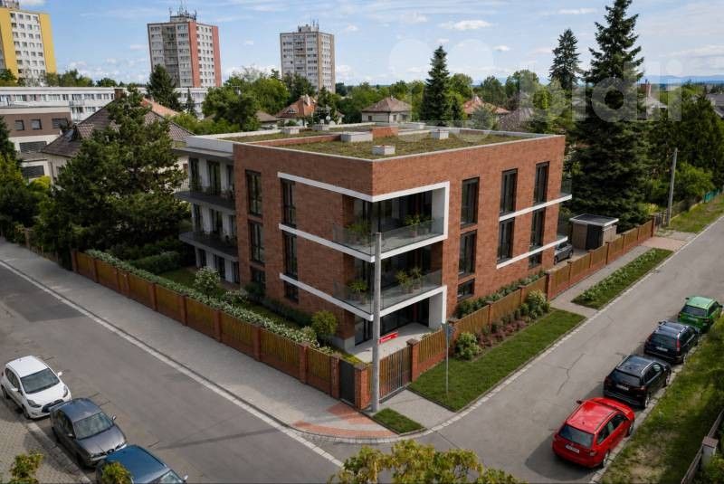 Vily, Fučíkova 656, Hradec Králové Nový Hradec Králové, 630 m² - 1