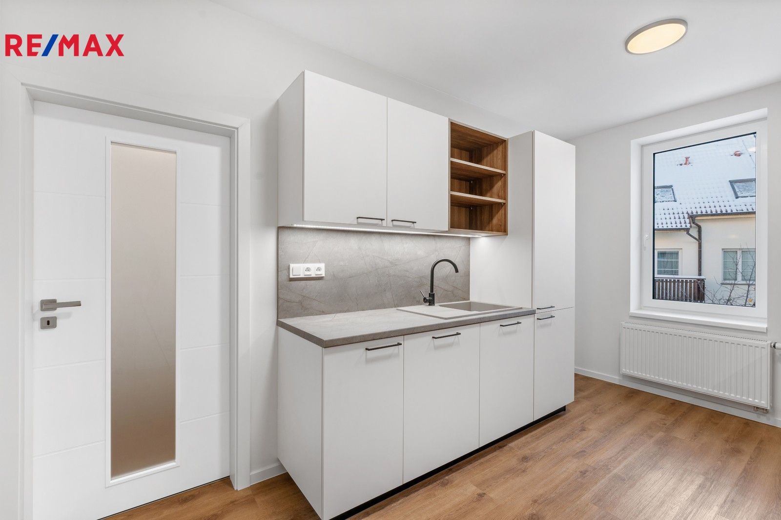 Pronájem byt 1+1 - Na mokřině, Praha, 41 m²