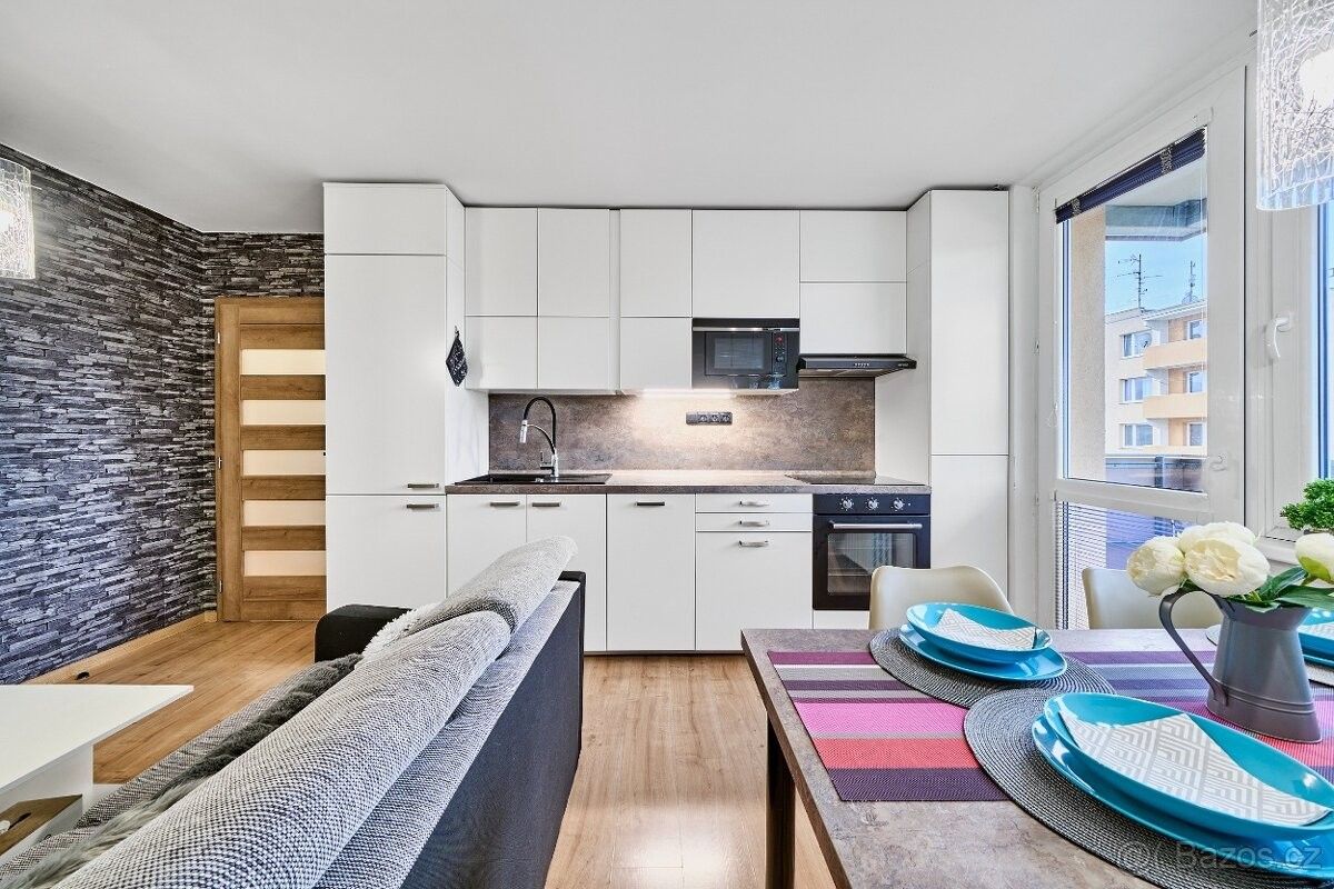 Byty, Znojmo, 671 81