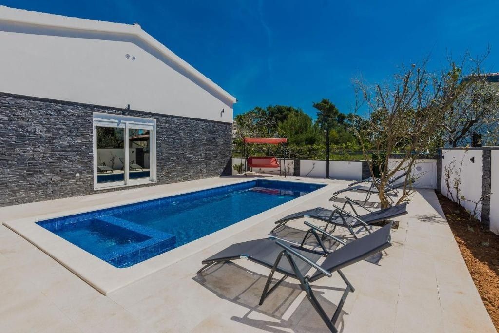 Prodej rodinný dům - 987 66, Zahraničí - 5