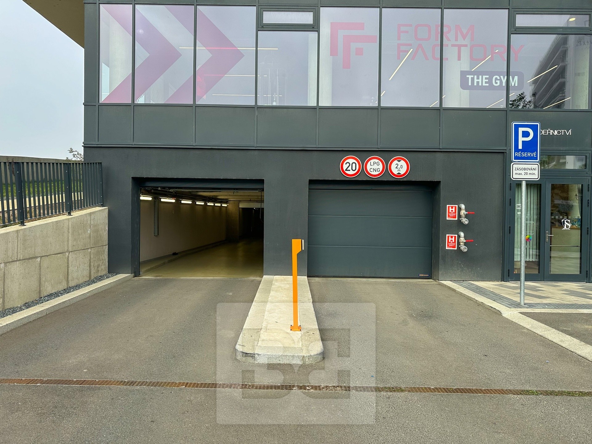 Nemovitost · 15 m² · Mezi vodami 2416, Praha Modřany - 3