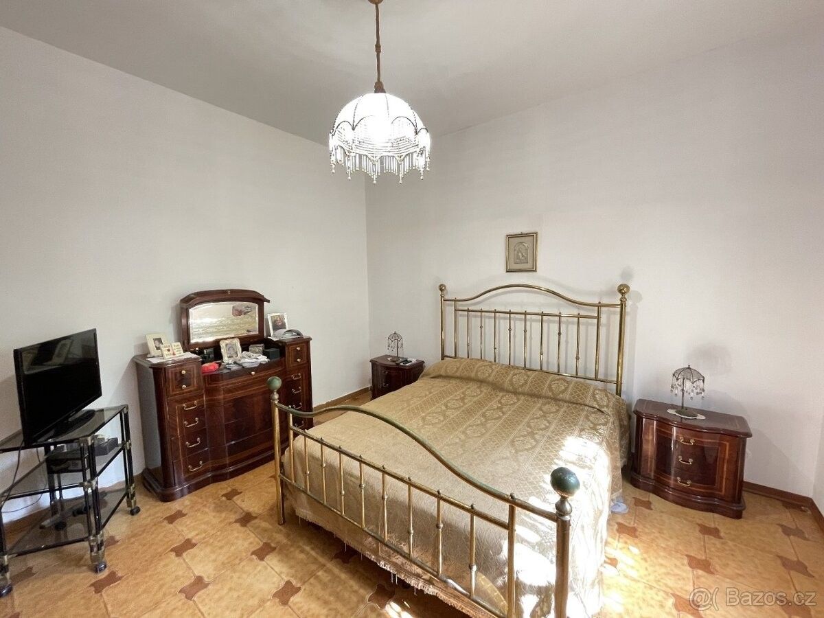 Prodej rodinný dům - 987 66, Zahraničí