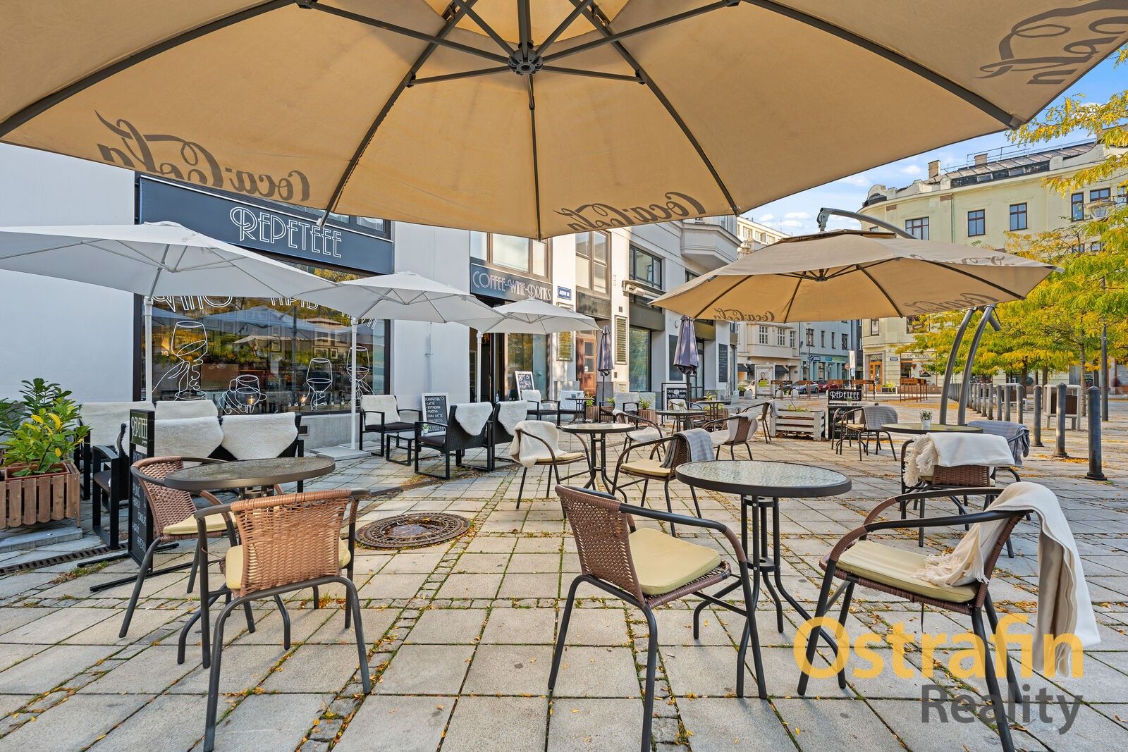 Restaurace, Jiráskovo náměstí, Ostrava Moravská Ostrava, 60 m² - 1