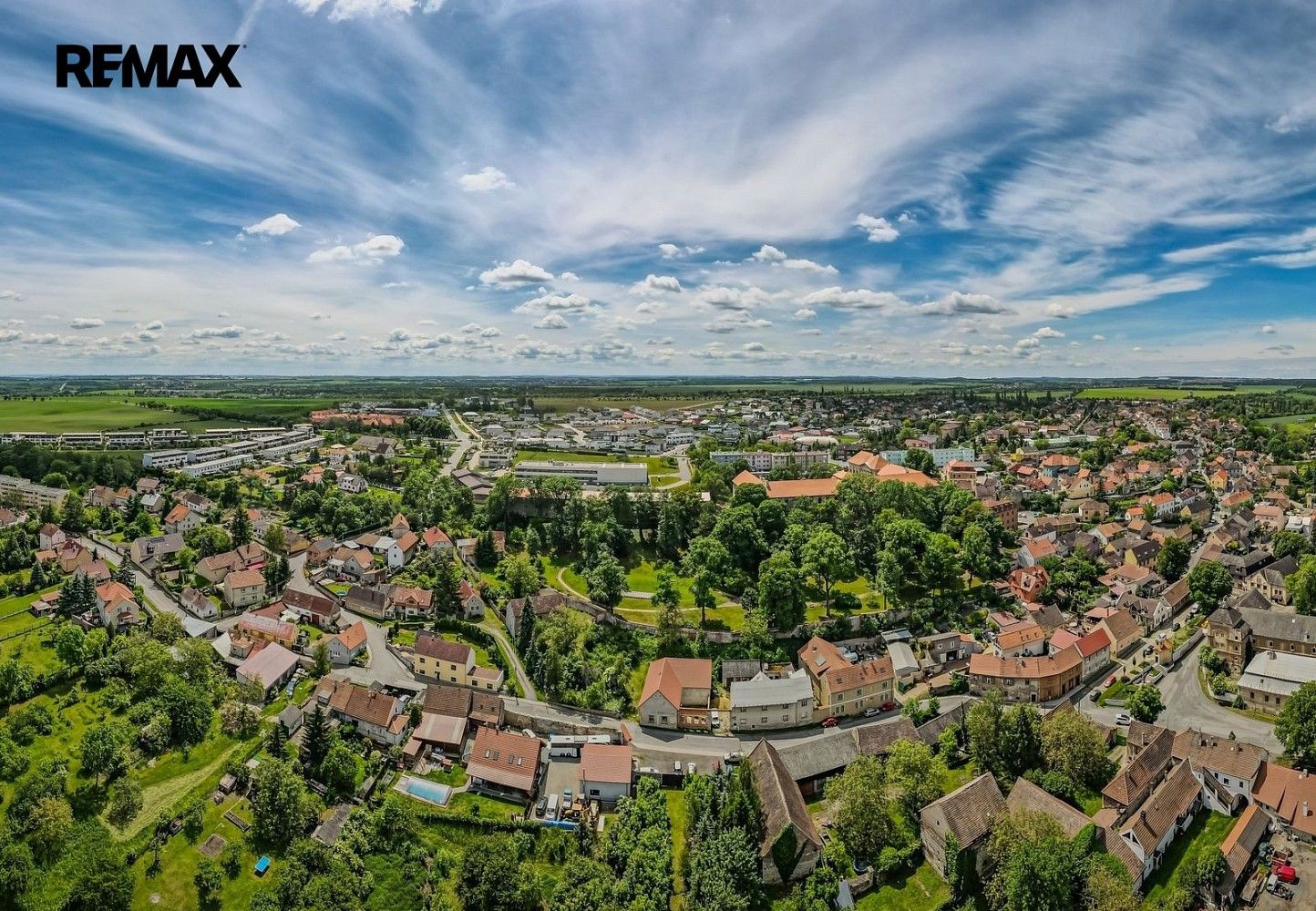 Pozemek pro bydlení, 9 806 m²