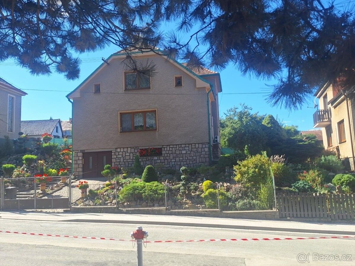 Rodinné domy, Chvaletice, 533 12