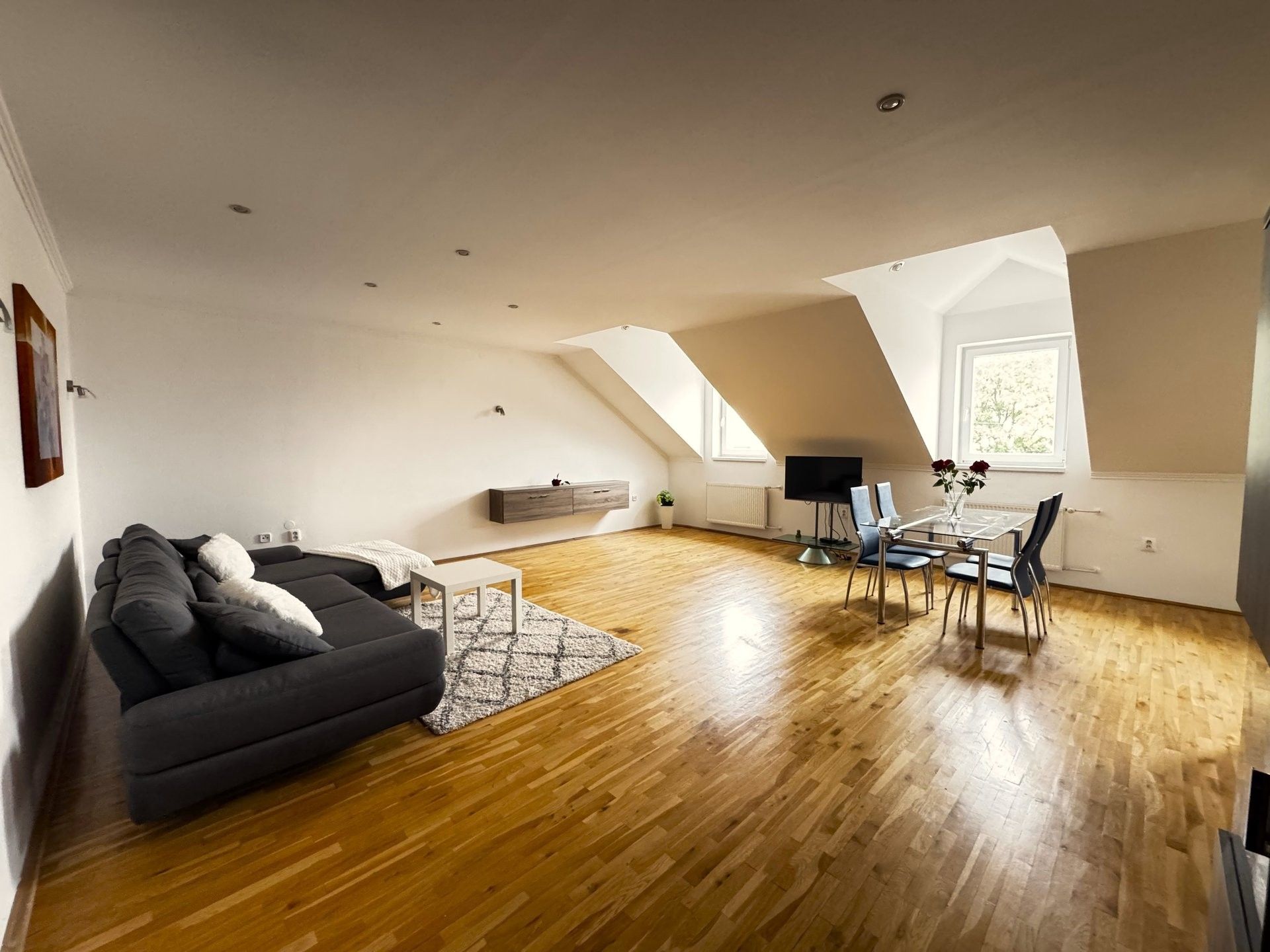 3+kk, Nádražní, Strážnice, 109 m²