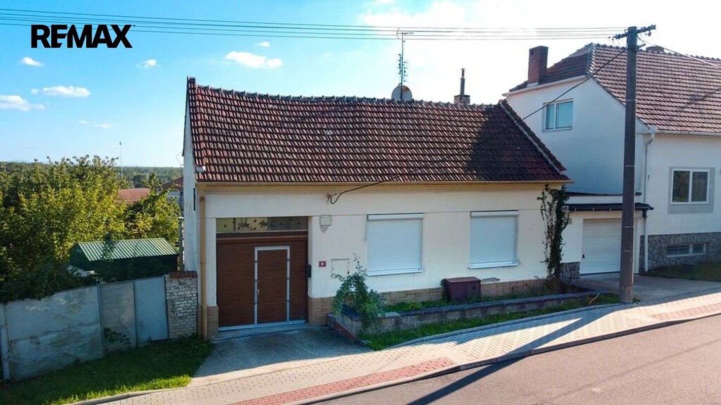 Rodinné domy, Poštovní, Týnec, okres Břeclav, 160 m² - 1