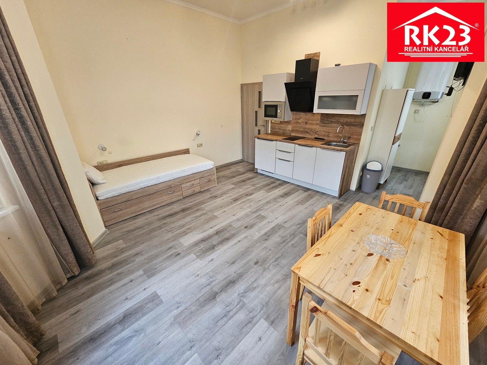 1+kk, Hlavní třída, Mariánské Lázně, 30 m²