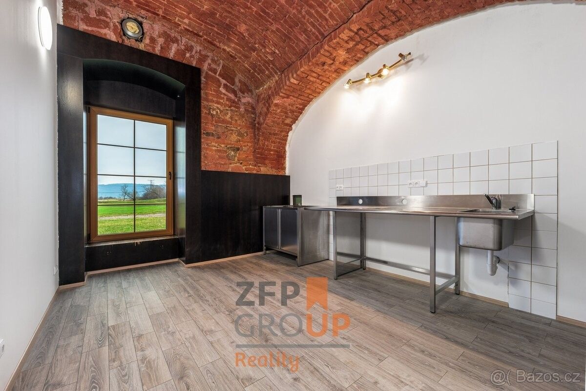 Pronájem kancelář - Praha, 156 00