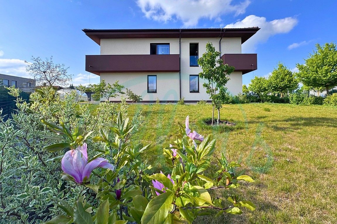 Rodinné domy, Vysoký Újezd, okres Beroun, Středočeský kraj, 244 m² - 2