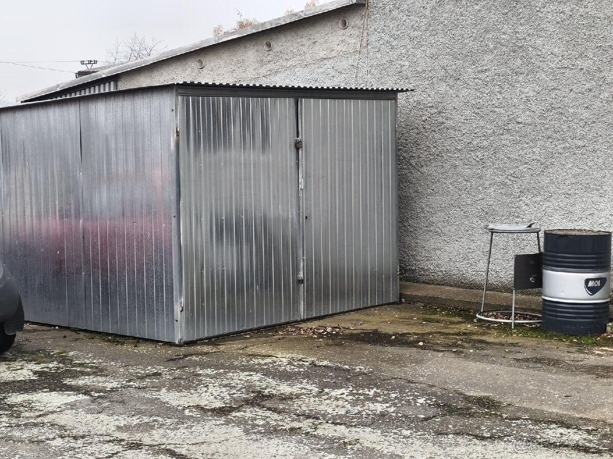 Garáže, Šternberk, 785 01