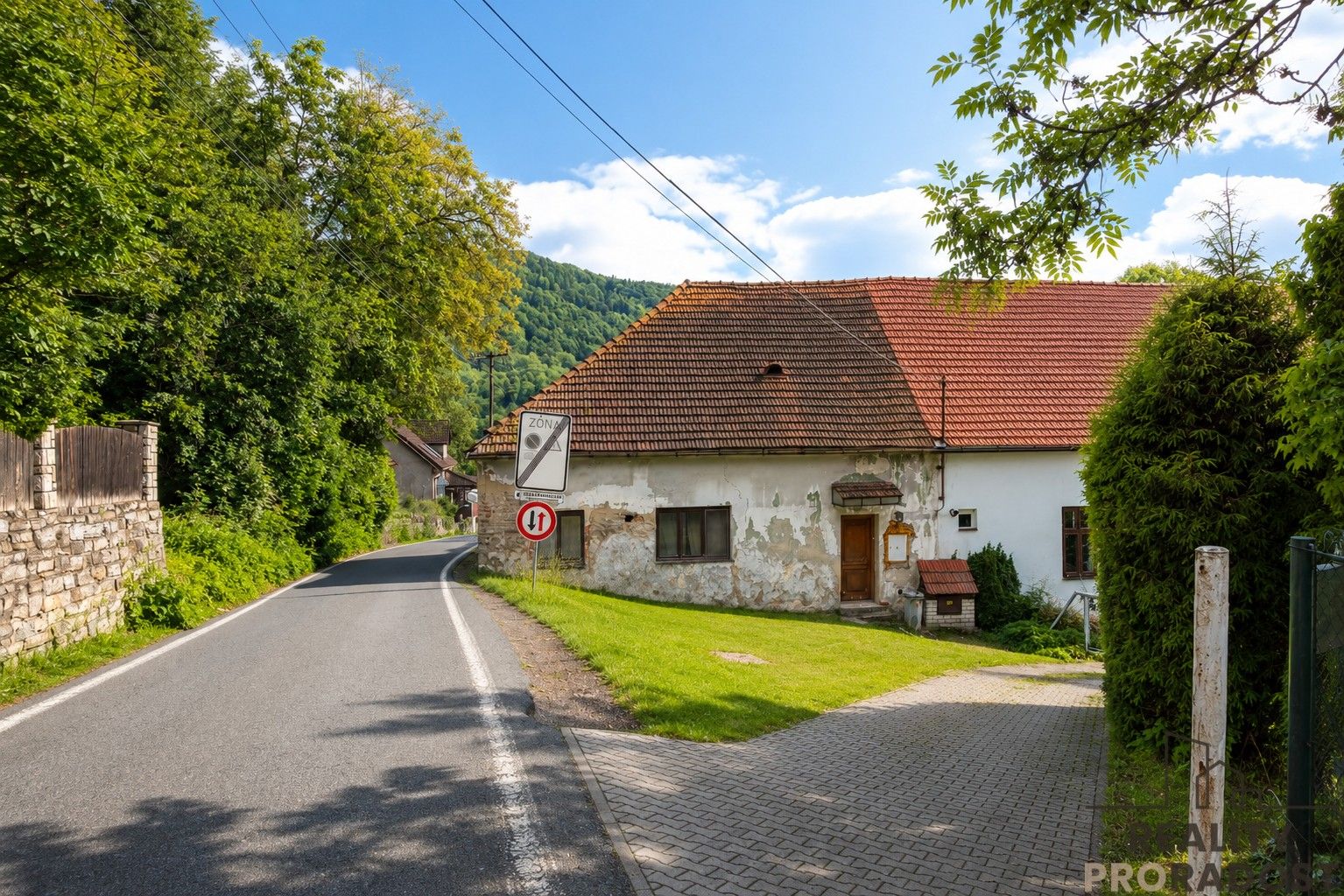Rodinné domy, Hukvaldy, 200 m² - 1