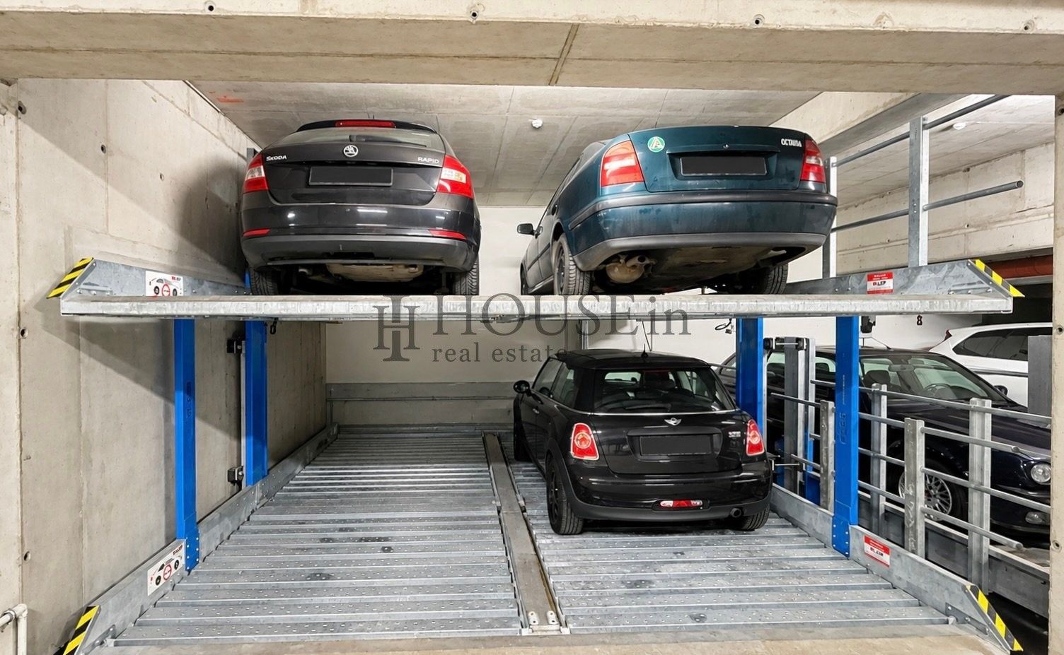 Garáž, 12 m²