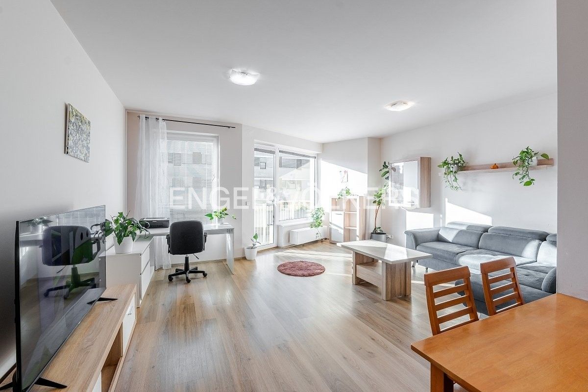 2+kk, Mezi vodami, Praha, 67 m²
