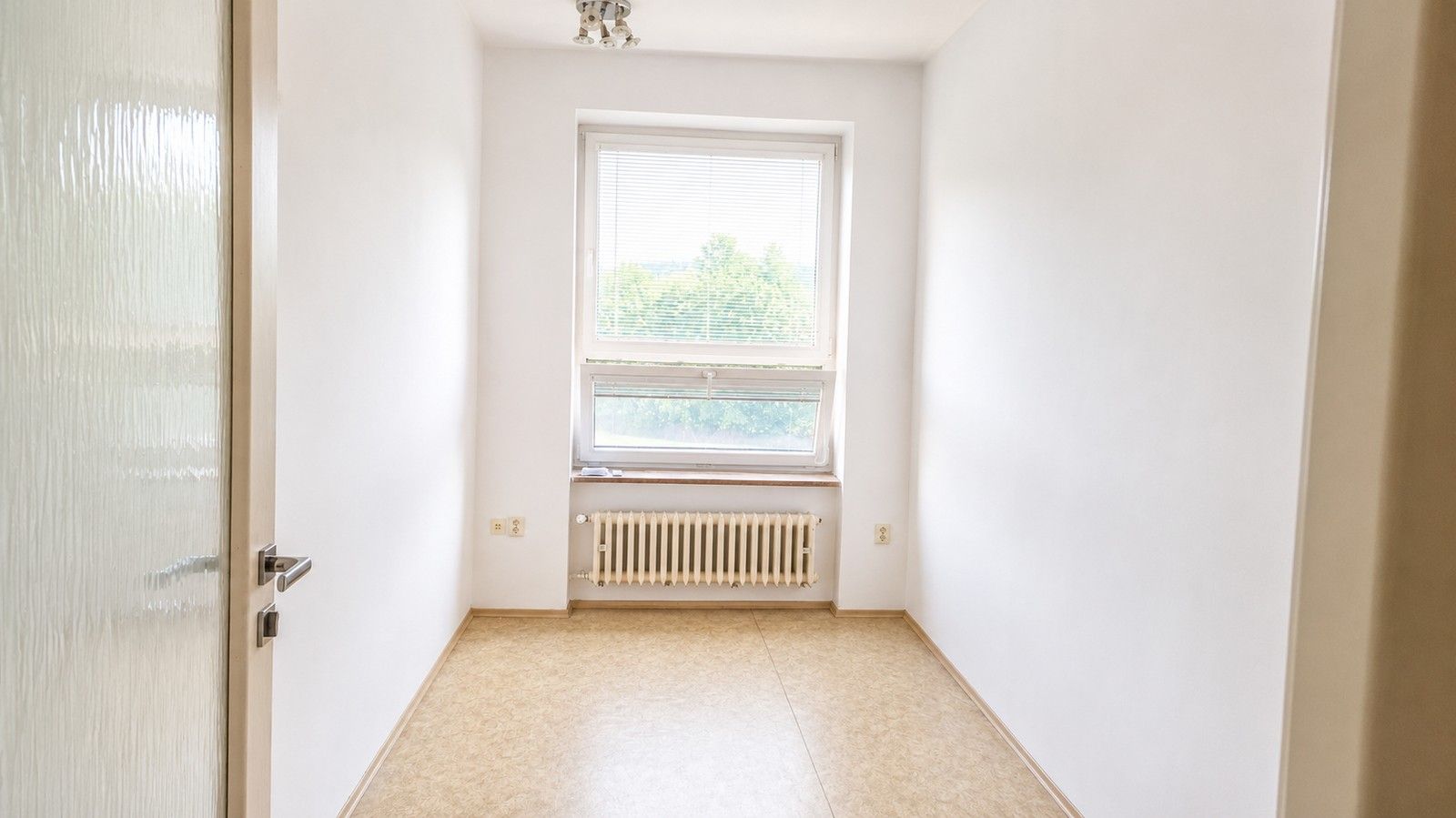 Komerční nemovitost · 70 m² · Kpt. Jaroše, Karlovy Vary Dvory - 4