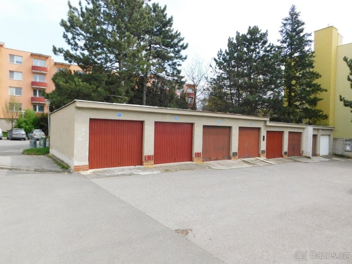 Garáže, Brno, 627 00