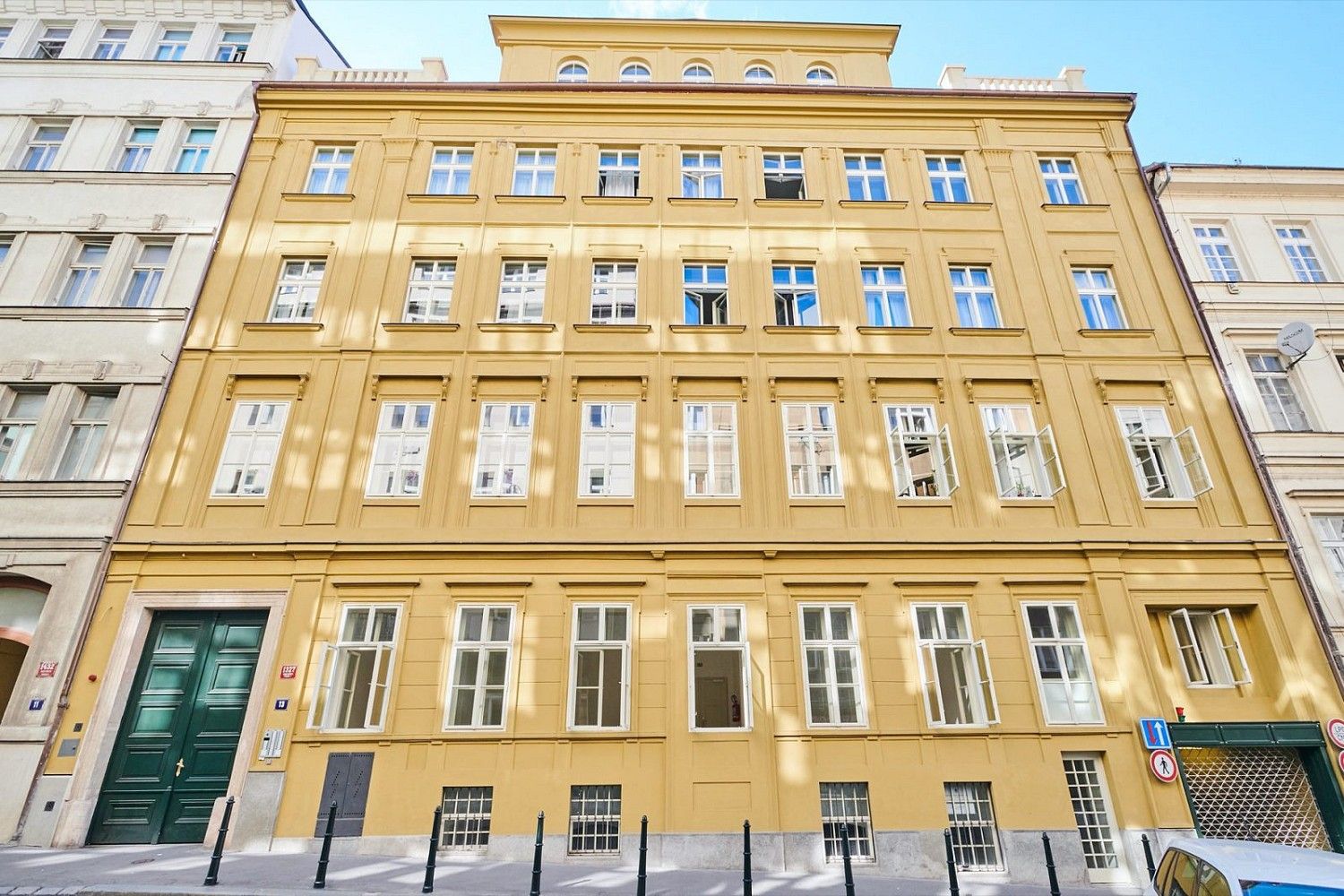 Obchodní prostory, Praha, 133 m² - 1