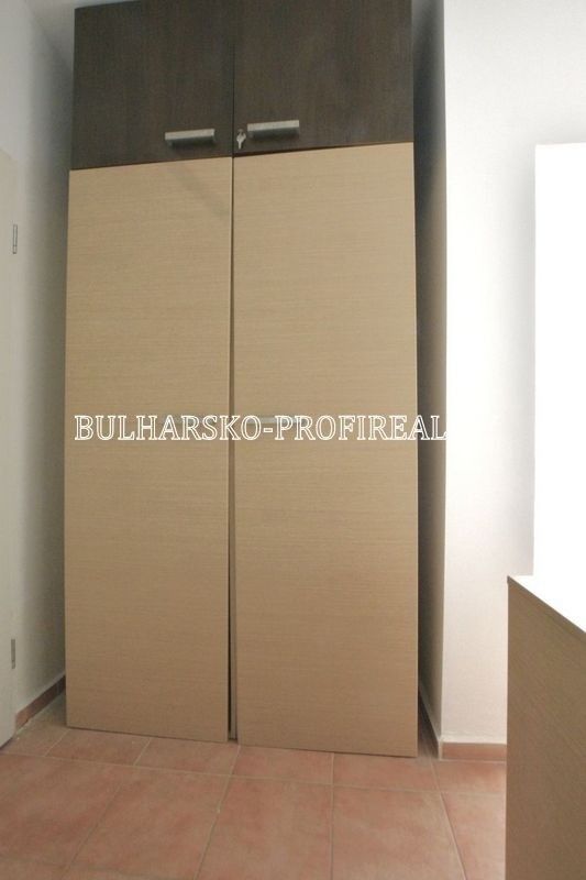 Byty, 987 66, Zahraničí