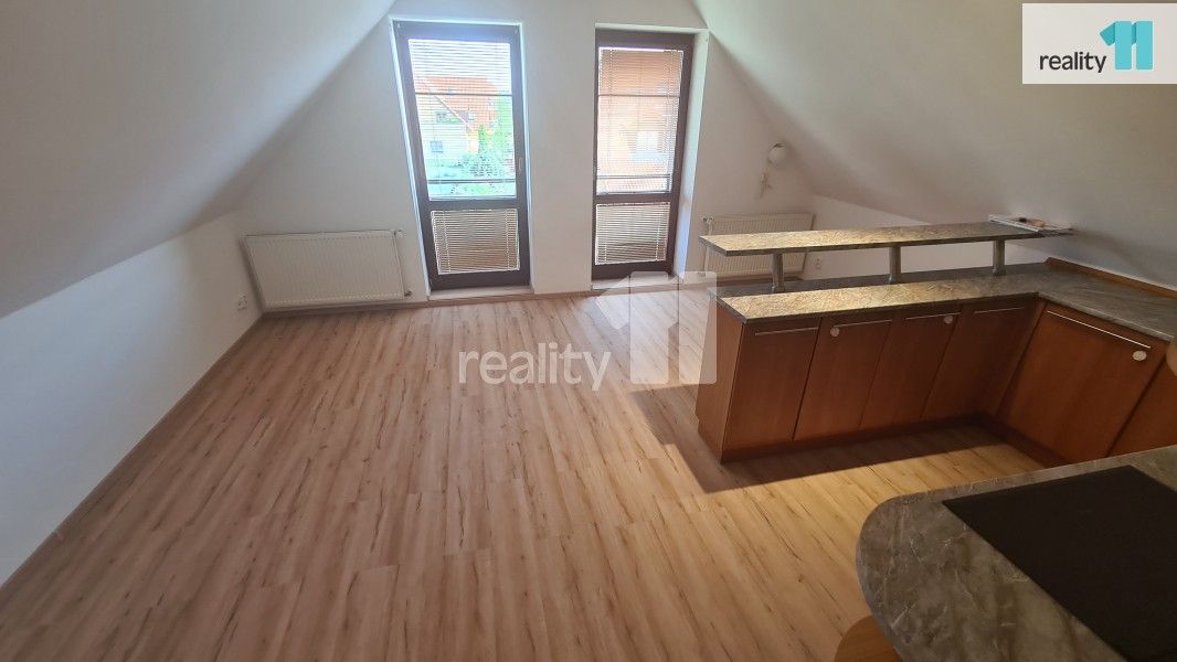 Pronájem byt 1+kk - Příčná II., Jesenice, 33 m²