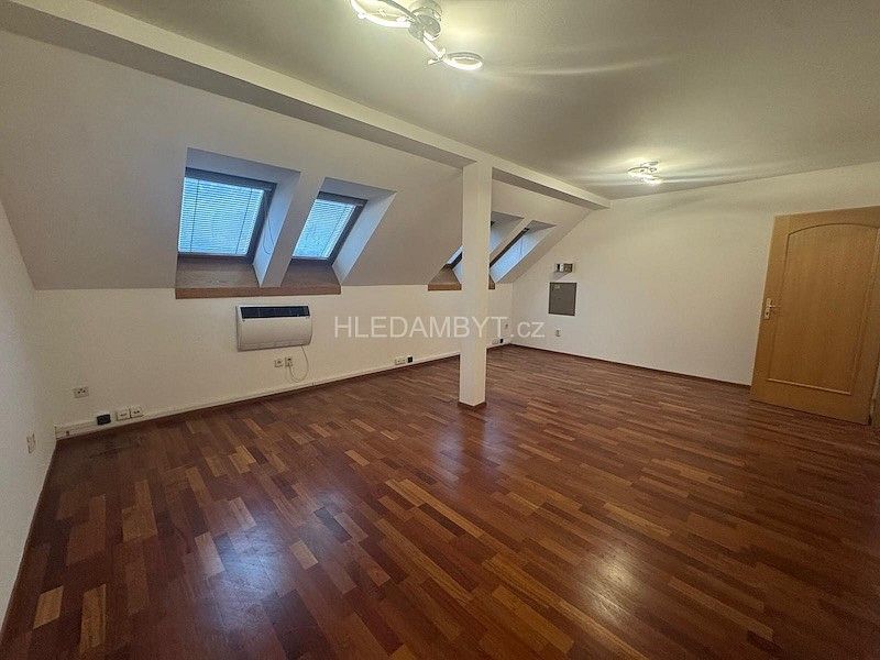 2+1, Praha - Žižkov, okres Praha 3, Hlavní město Praha, 76 m² - 2
