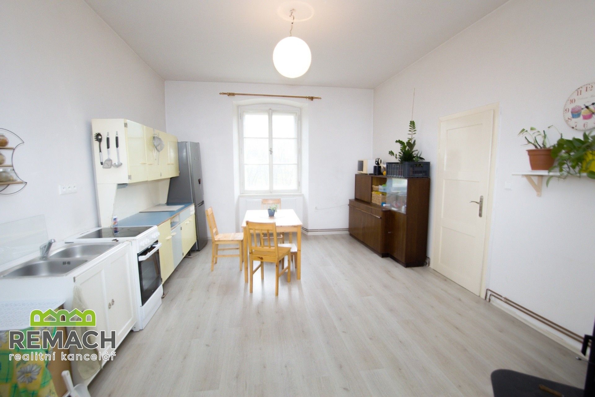 Pronájem byt 2+kk - Kuks, 70 m²