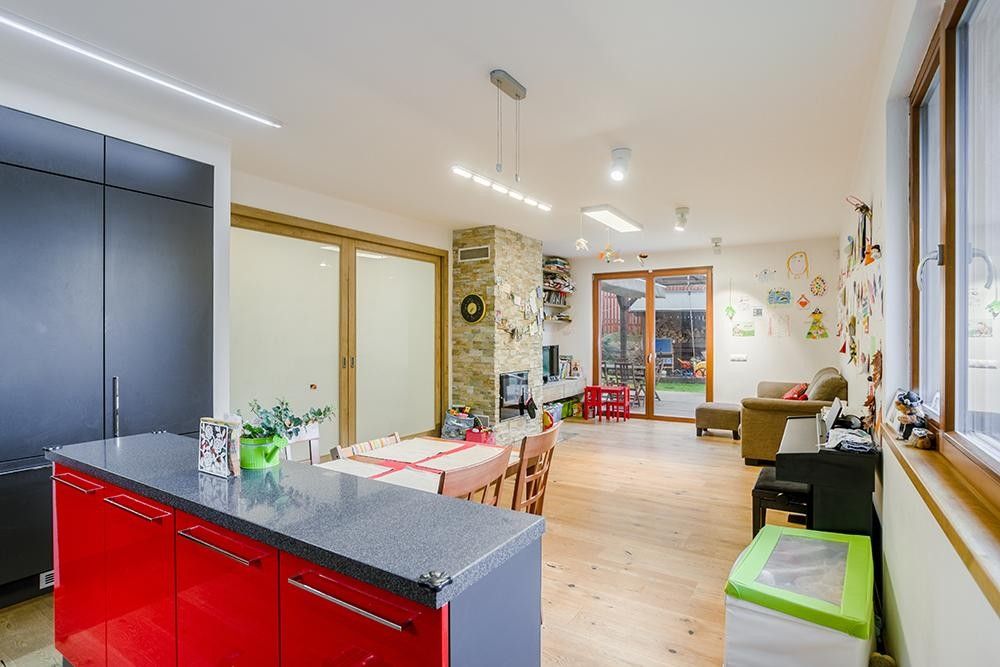 Pronájem rodinný dům - U myslivny, Praha, 182 m²