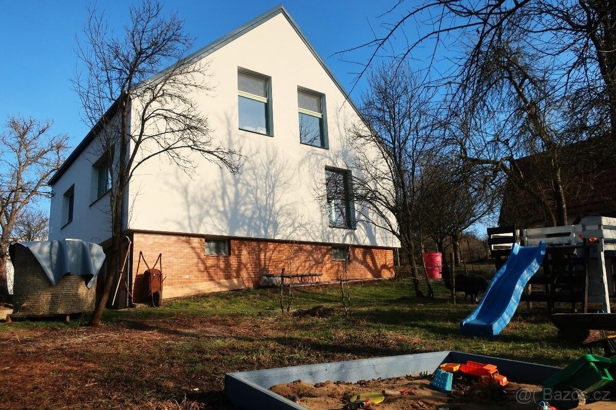 Prodej rodinný dům - Nezdenice, 687 32