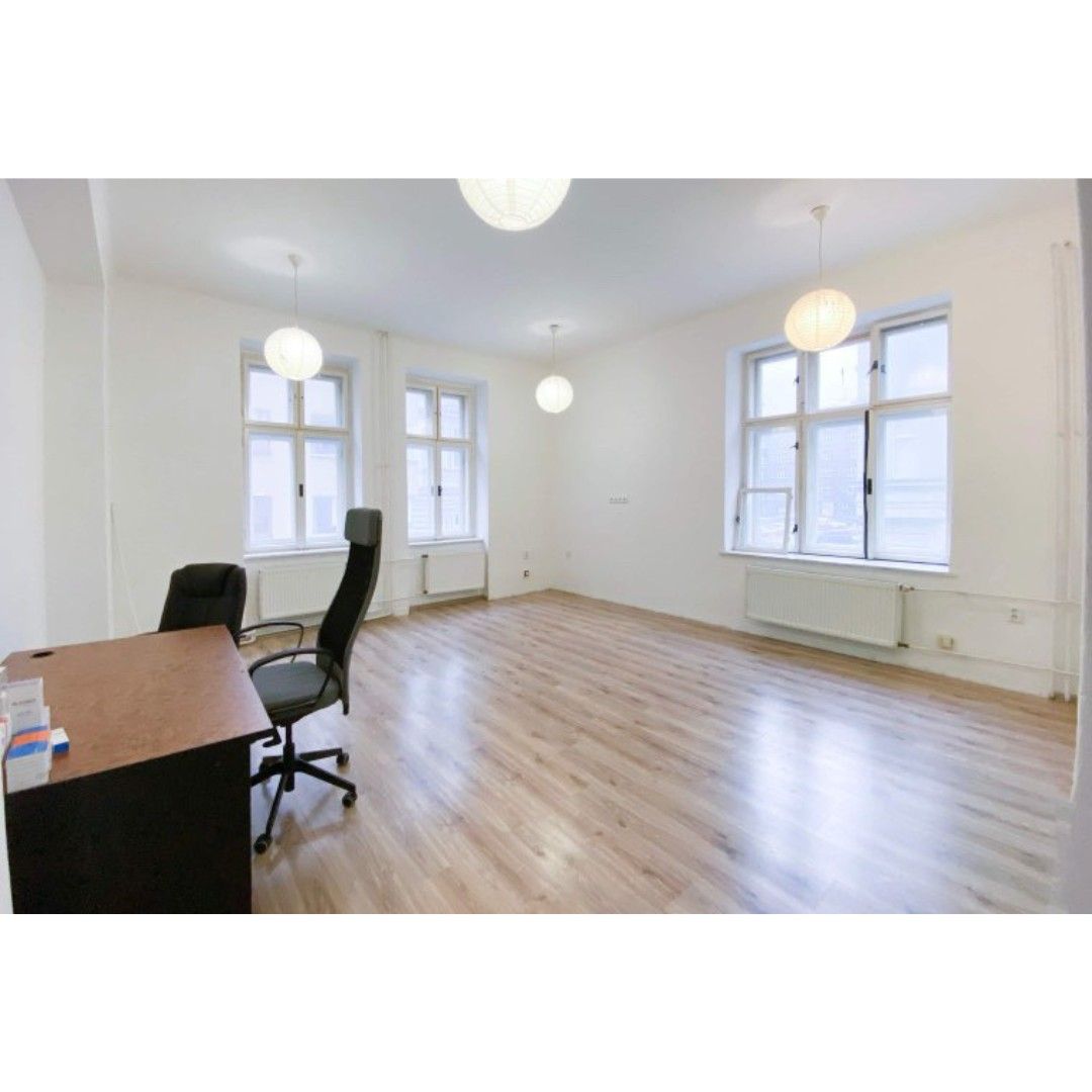 Pronájem kancelář - Čs. legií, Ostrava, 25 m²