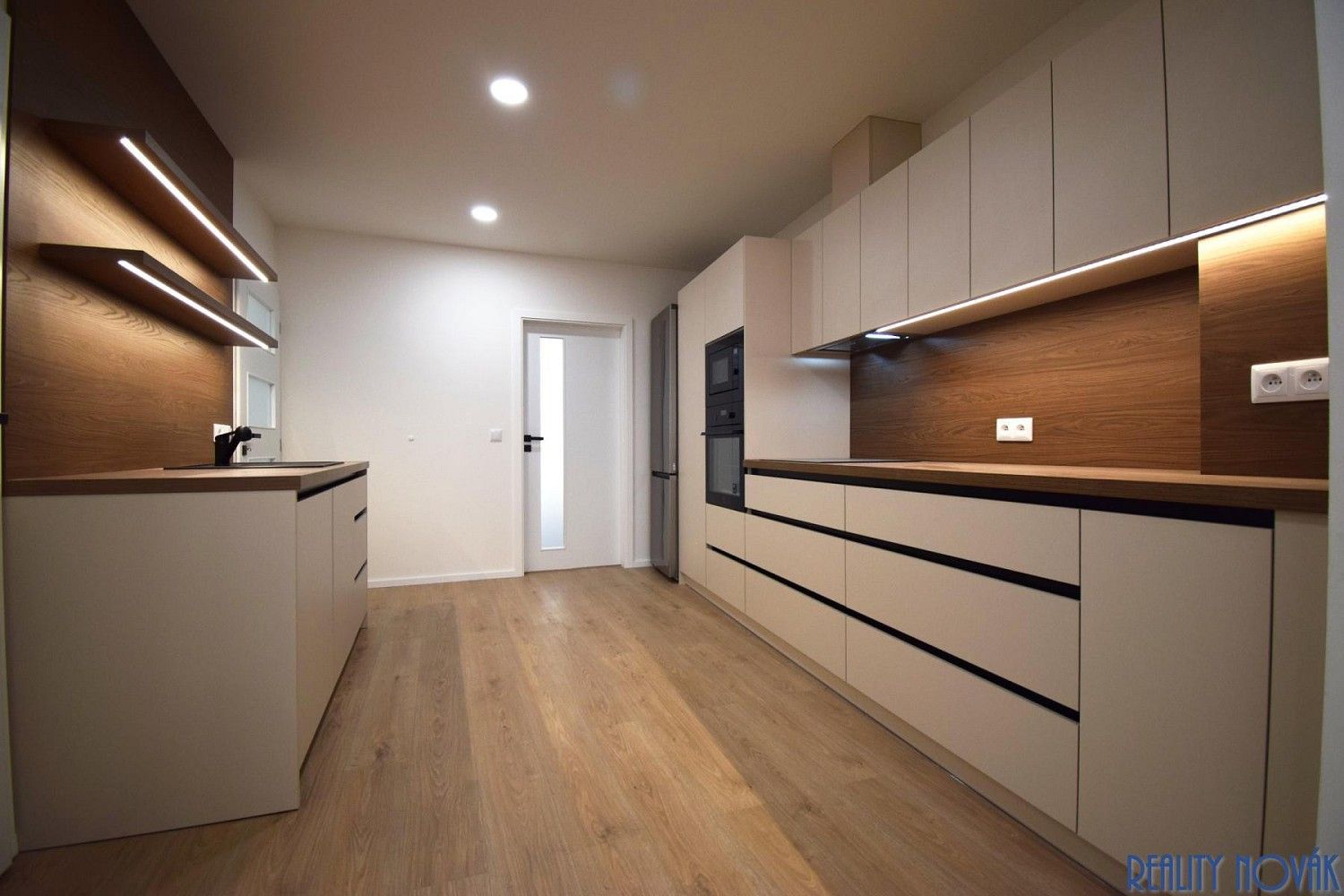 3+kk, Janovského, Praha 7 - Holešovice, 86 m² - 1